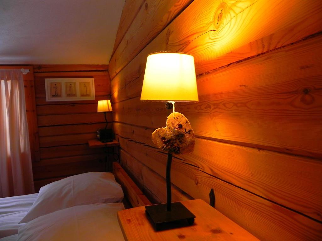 Aliai Guest House อูเตนา ภายนอก รูปภาพ